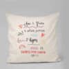 Cojín de manta pequeño decorativo personalizado con frase especial, ideal para sala o dormitorio.