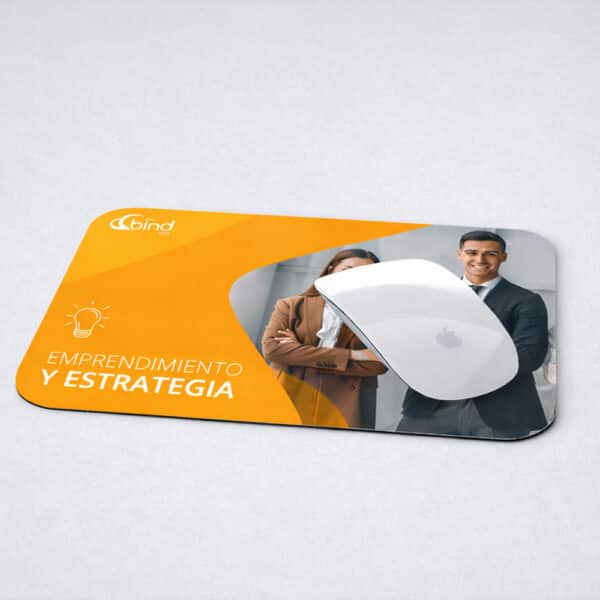 Mouse pad rectangular personalizado con superficie de poliéster blanco y base antideslizante de silicona, ideal para sublimación.