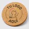 Posa vaso de corcho redondo personalizado de 9 cm, ideal para proteger superficies y decorar espacios con un estilo ecológico.