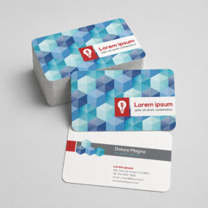 Tarjeta de presentación bocelada personalizada Tarjeta de presentación bocelada personalizada con esquinas redondeadas, ideal para mostrar la información de tu empresa con un acabado profesional.