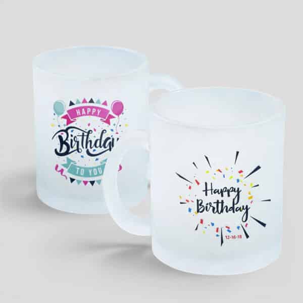 Taza de vidrio nevado personalizada con acabado translúcido, ideal para sublimación de frases, logos o diseños especiales.