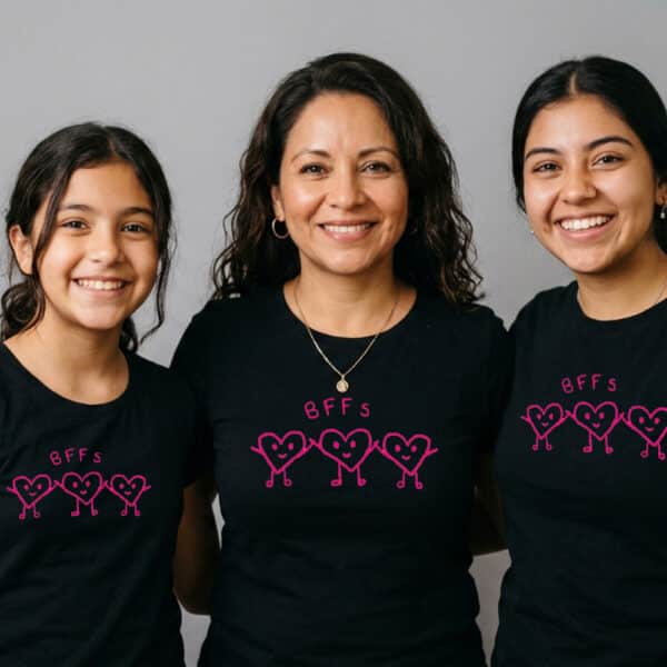 Promoción de 3 camisetas de algodón personalizadas, ideales para regalos, uso diario, eventos y promoción de marca.