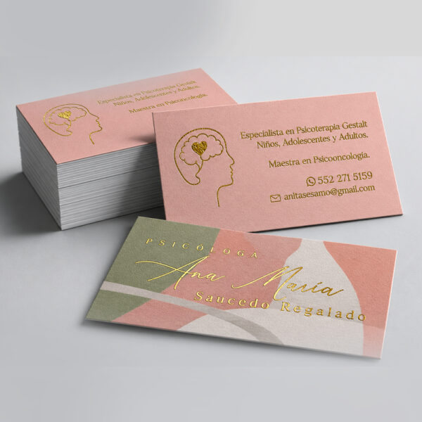 Tarjetas de presentación con foil personalizadas 2 Tarjeta de presentación con foil personalizada con acabado brillante premium, ideal para resaltar nombres, logotipos y elementos visuales.